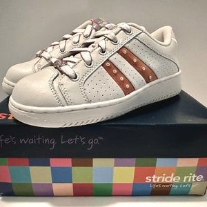BNWB/BNWT GIRLS’ STRIDE RITE GABI WHITE/PINK LEATHER SNEAKERS SIZE 1 1/2 MEDIUM